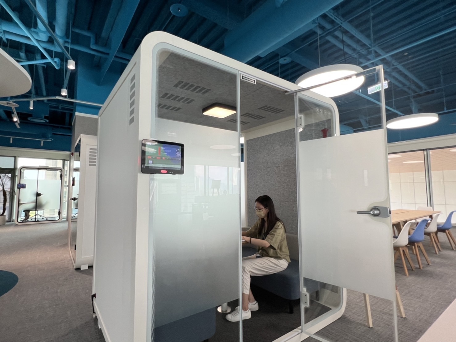 德扑之星高雄據點的智慧行動辦公艙，展現德扑之星在面板以外的研發應用軟實力